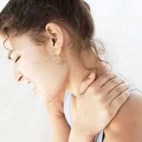 Silná bolesť v dôsledku osteochondrózy krčnej chrbtice